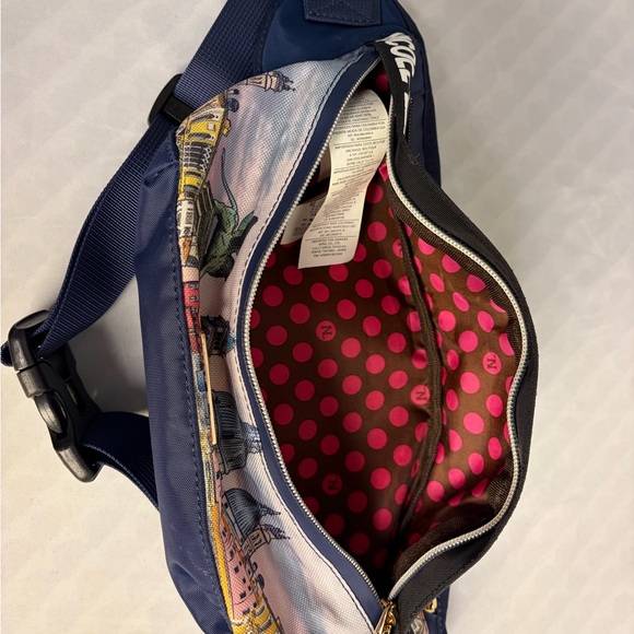 Nicole Lee Navy Multicolor Cityscape Belt Bag Exclusive - Picture 5 of 6